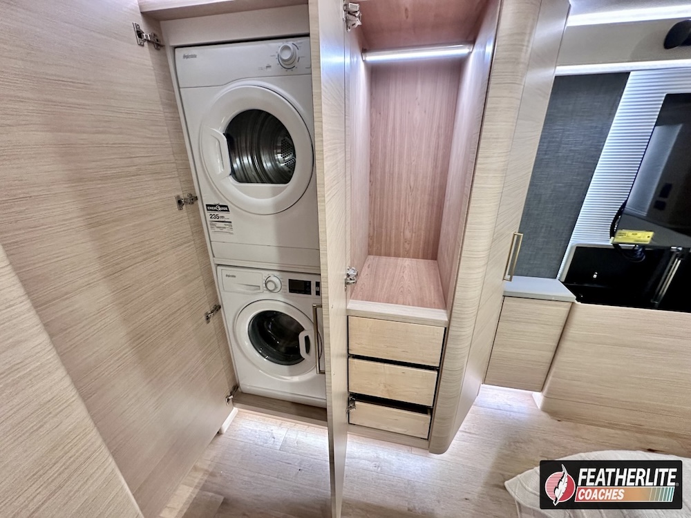 2026 Prevost Featherlite H3-45 For Sale